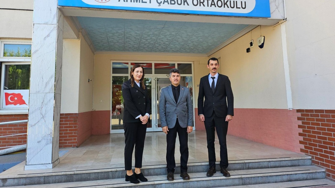 Osmangazi İlçe Müdürü Sayın Metin SEZER okulumuza ziyarette bulundu. 